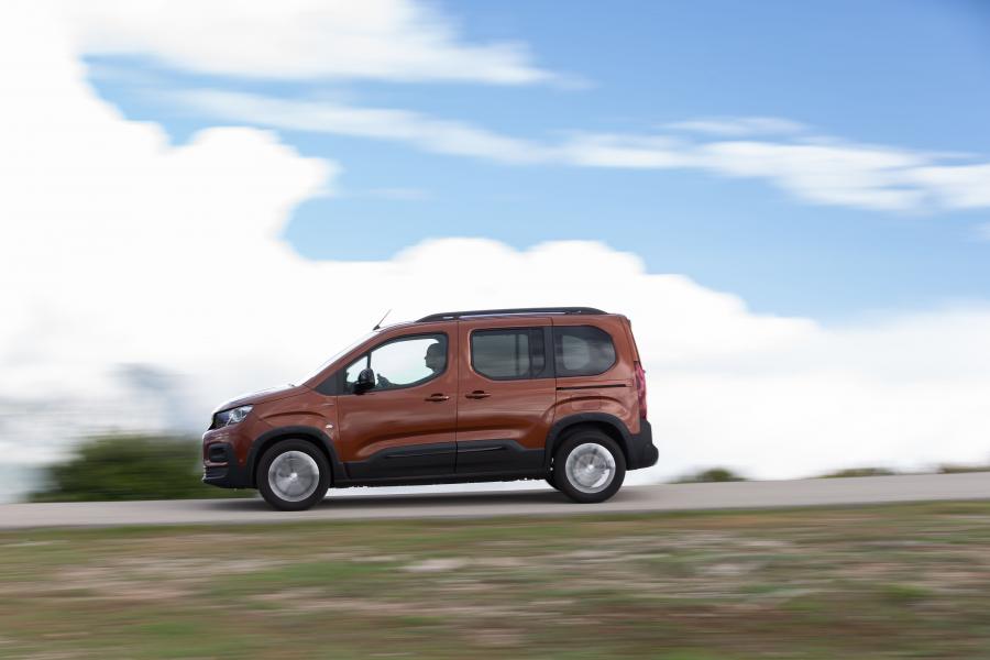  Peugeot Rifter GT Line 2018 года  (WW) (фото 28 из 43)